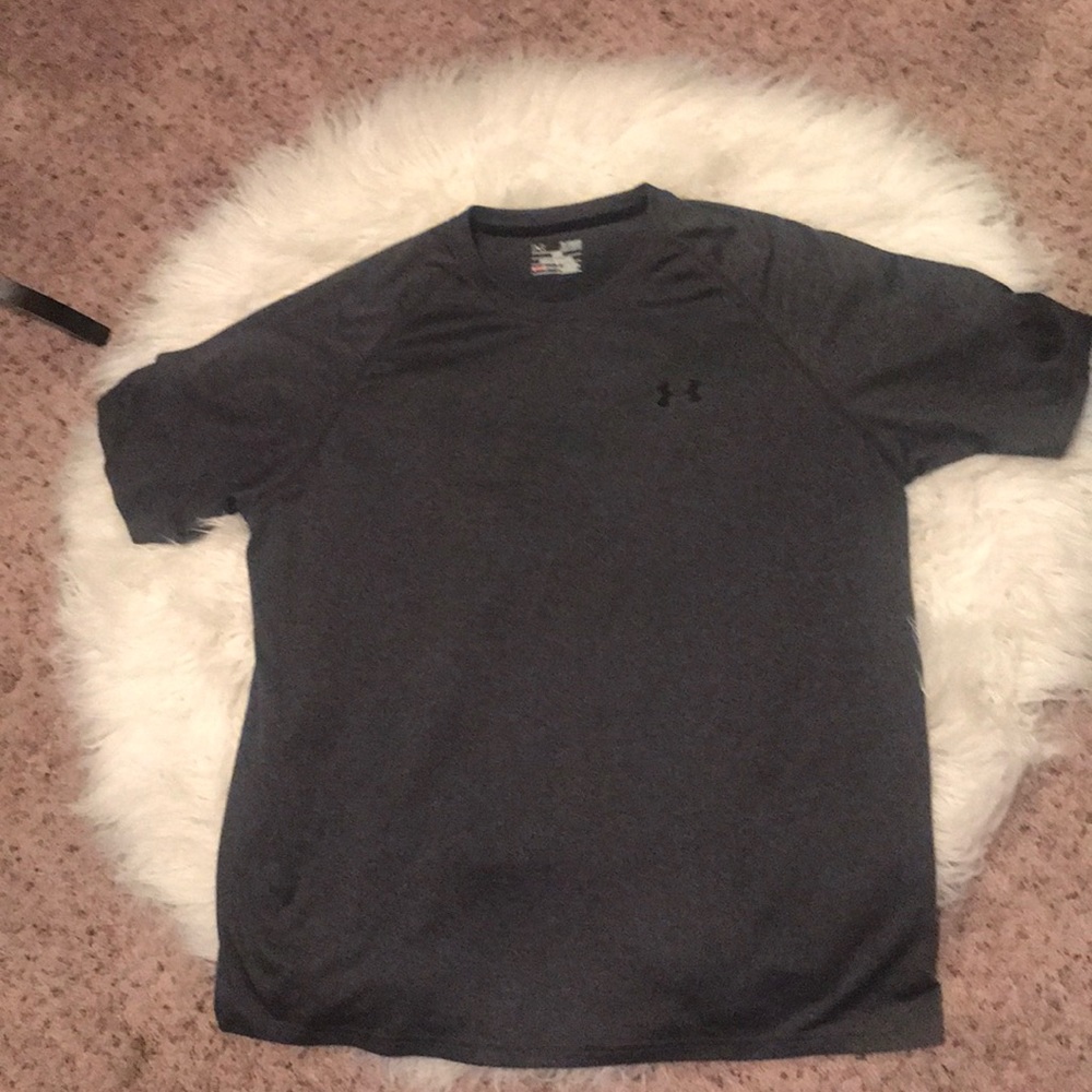 Under Armour heat gear T-shirt Size XL
